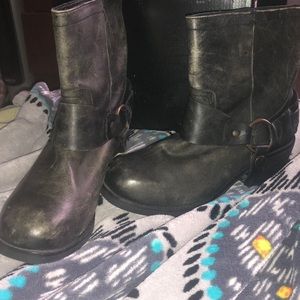 Carvela Kurt Geiger Distressed Sherylin Moto Boots